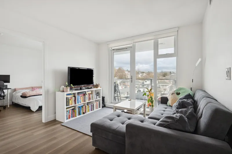 506 8121 CHESTER STREET - photo 3 of 20