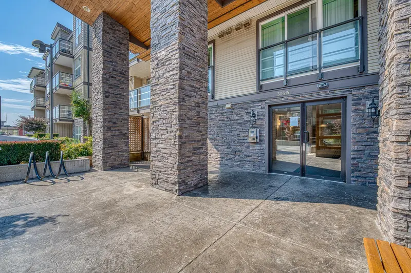 121 30515 CARDINAL AVENUE - photo 3 of 19