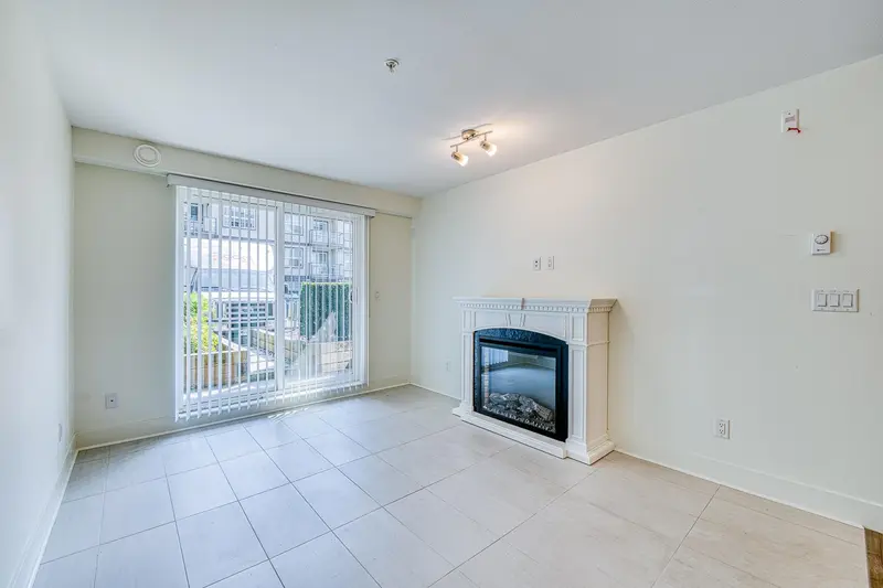 121 30515 CARDINAL AVENUE - photo 4 of 19