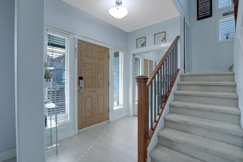 16515 60 AVENUE - photo 2 of 25