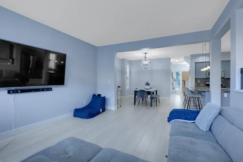 16515 60 AVENUE - photo 4 of 25