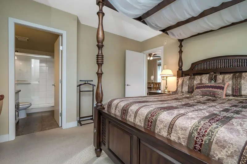 204 15777 MARINE DRIVE - photo 4 of 25