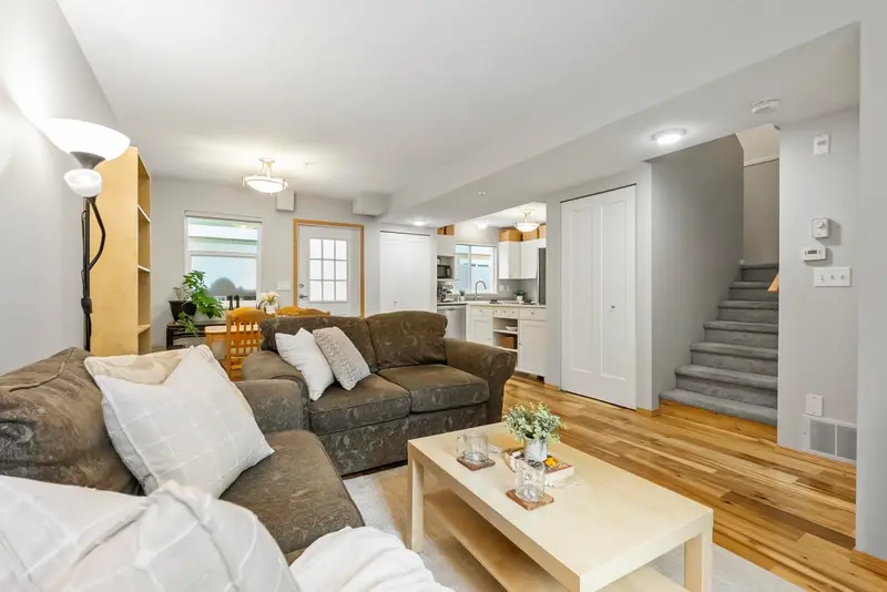 22 20543 96 AVENUE - photo 4 of 25