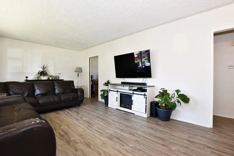 2040 VINEWOOD STREET - photo 3 of 30