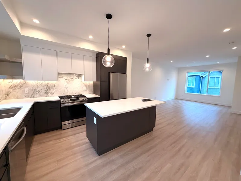 23 19330 FAIRWAY DRIVE - photo 2 of 25