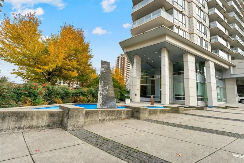 2208 4808 HAZEL STREET - photo 2 of 24