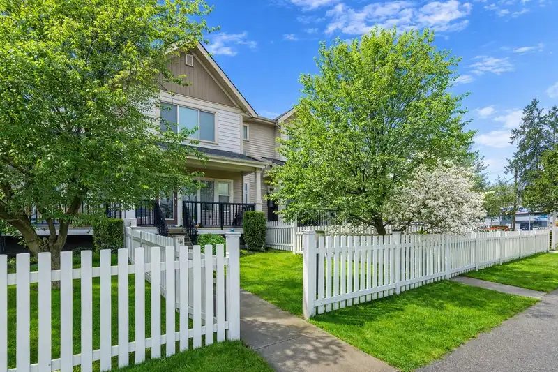 60 19097 64 AVENUE - photo 1 of 39