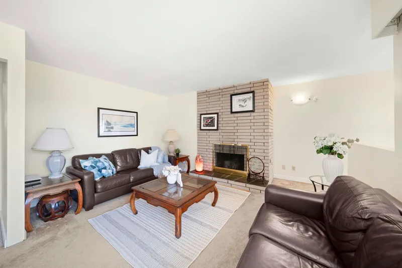 8431 ROSEBANK CRESCENT - photo 3 of 25