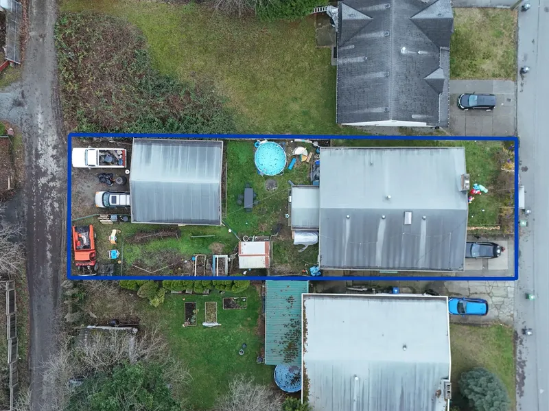 2574 CAMPBELL AVENUE - photo 1 of 4