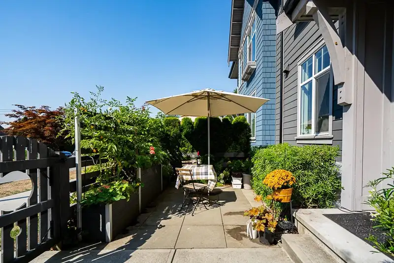108 3529 BAYCREST AVENUE - photo 3 of 18