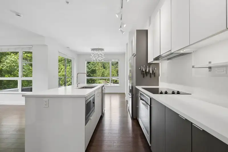 204 1621 HAMILTON AVENUE - photo 4 of 35
