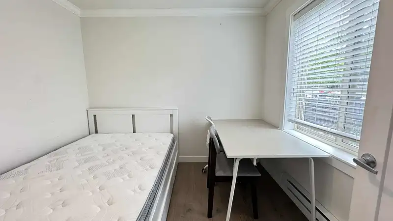 13 16127 87 AVENUE - photo 4 of 25