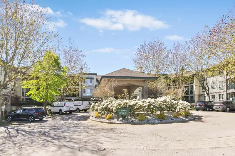 318 19528 FRASER HIGHWAY - photo 1 of 25