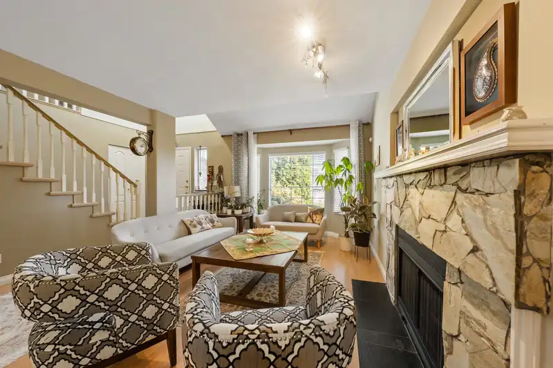 1410 MOUNTAINVIEW COURT - photo 1 of 34