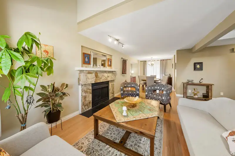 1410 MOUNTAINVIEW COURT - photo 4 of 34