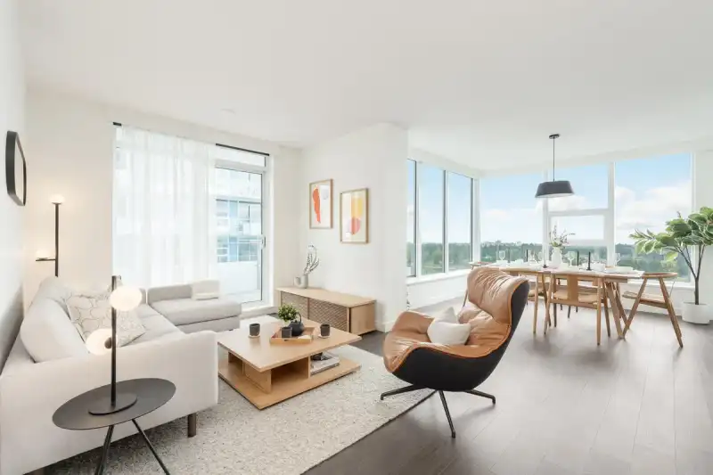 3506 13778 100 AVENUE - photo 1 of 11
