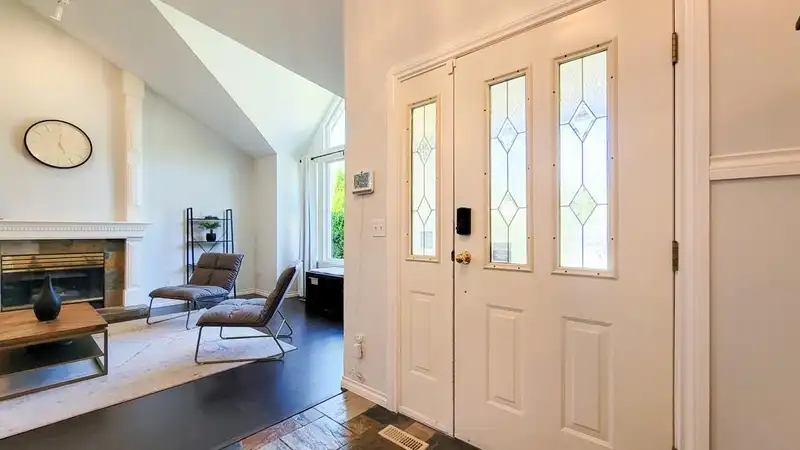 22960 126 AVENUE - photo 2 of 37