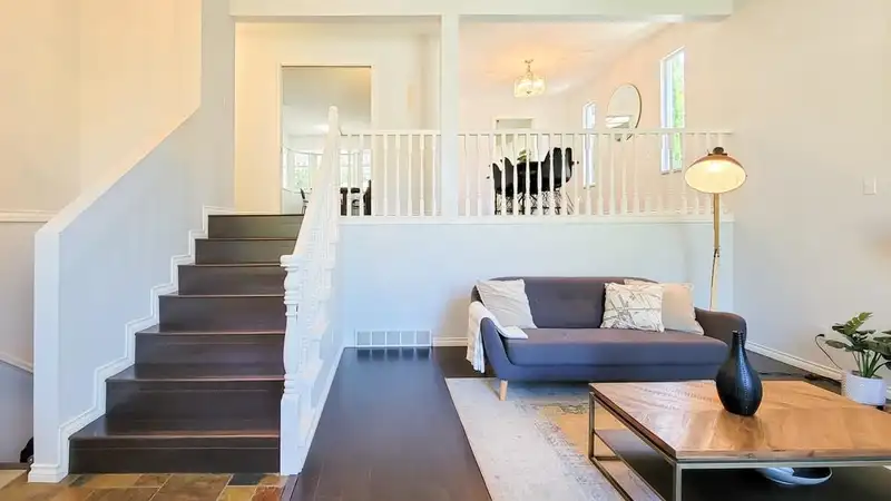 22960 126 AVENUE - photo 4 of 37
