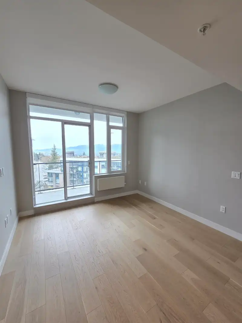 801 8761 UNIVERSITY CRESCENT - photo 4 of 19
