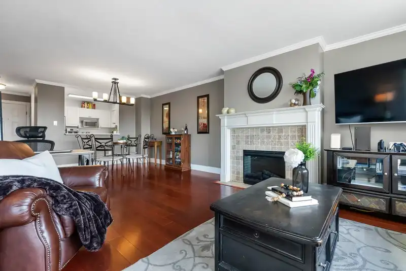 206 9763 140 STREET - photo 2 of 25