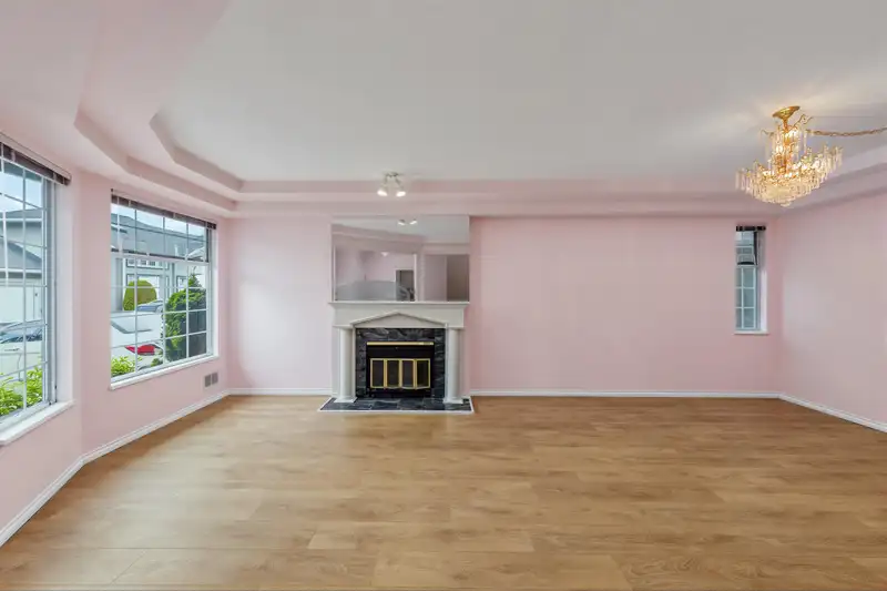 31 9311 DAYTON AVENUE - photo 3 of 40