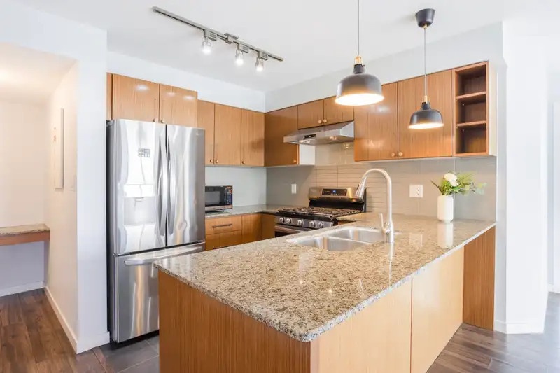 2905 9888 CAMERON STREET - photo 4 of 32