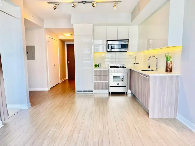 1105 4900 LENNOX LANE - photo 1 of 2