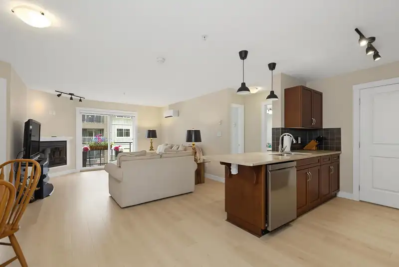 306 2038 SANDALWOOD CRESCENT - photo 3 of 30
