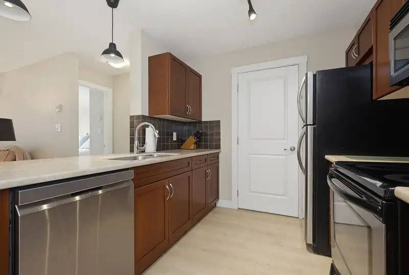 306 2038 SANDALWOOD CRESCENT - photo 4 of 30
