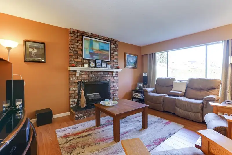 11782 193 STREET - photo 4 of 37