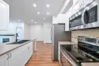 213 33318 E BOURQUIN CRESCENT - thumbnail 13