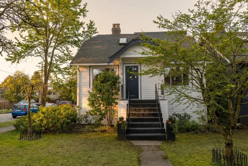 2094 E 7TH AVENUE - photo 2 of 25