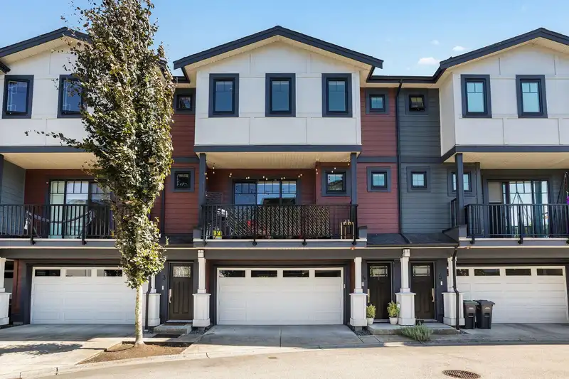 4 188 WOOD STREET - photo 1 of 39