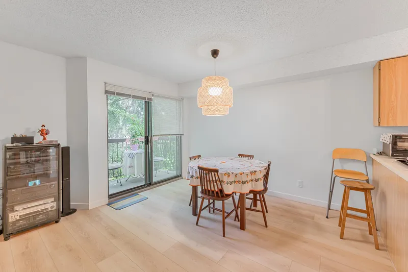 210 7144 133B STREET - photo 2 of 17