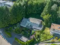 661 ANDOVER CRESCENT - thumbnail 4