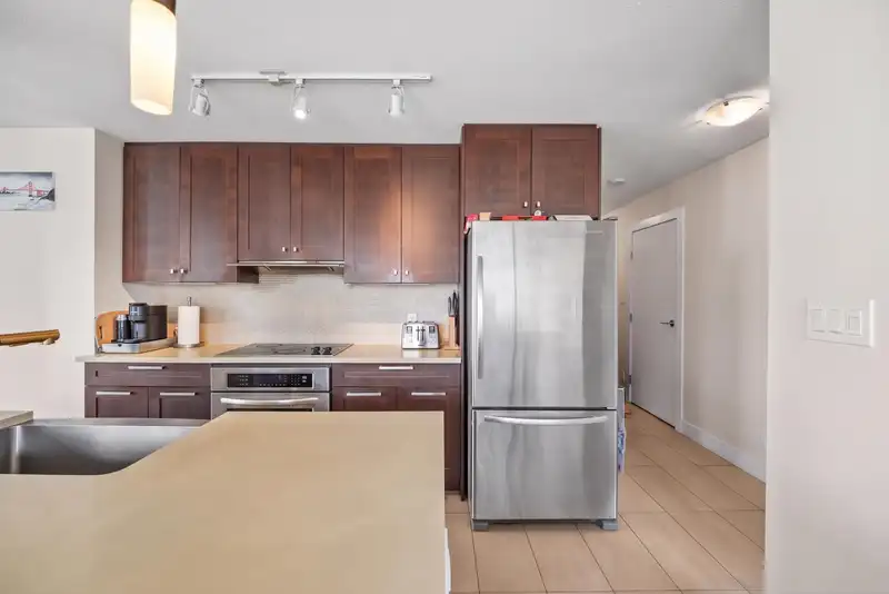 1901 888 HOMER STREET - photo 4 of 35