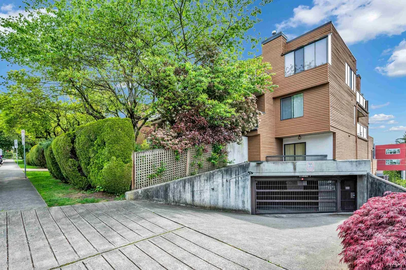 108 812 MILTON STREET - photo 1 of 19