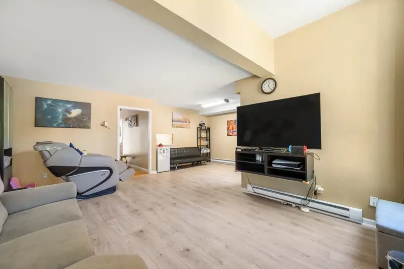 73 6880 LUCAS ROAD - photo 3 of 33