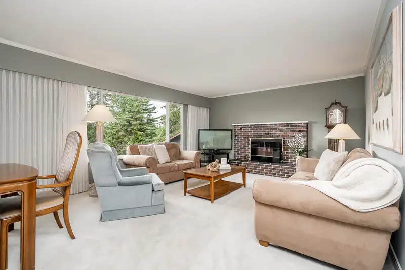 259 COLLEGE PARK WAY - photo 3 of 40