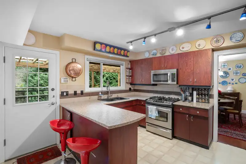 4450 SALISH DRIVE - photo 4 of 15