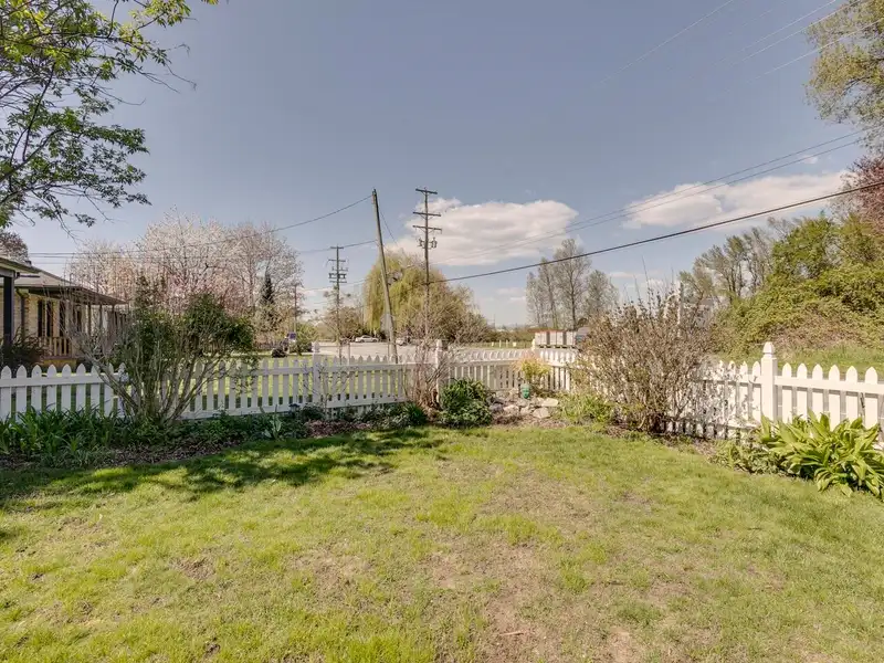 34866 CLAYBURN ROAD - photo 4 of 40