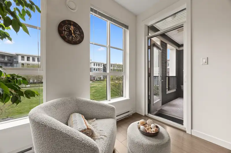 231 15138 34 AVENUE - photo 1 of 26