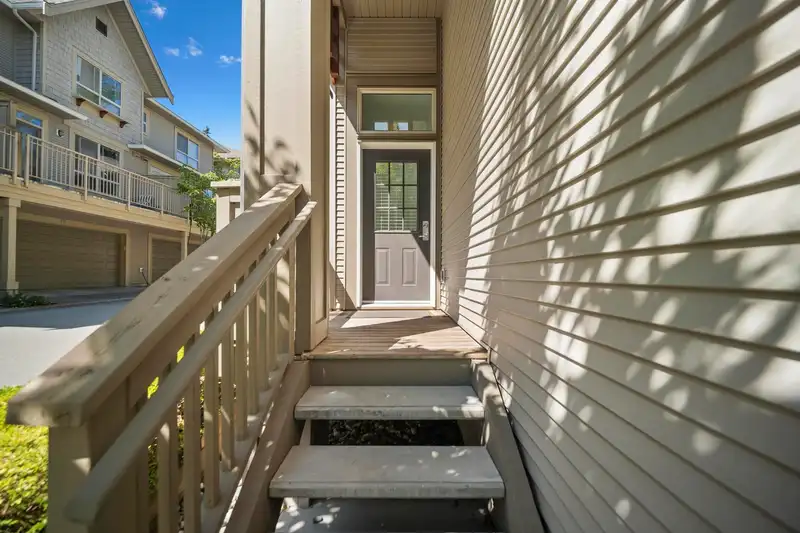45 2738 158 STREET - photo 4 of 40