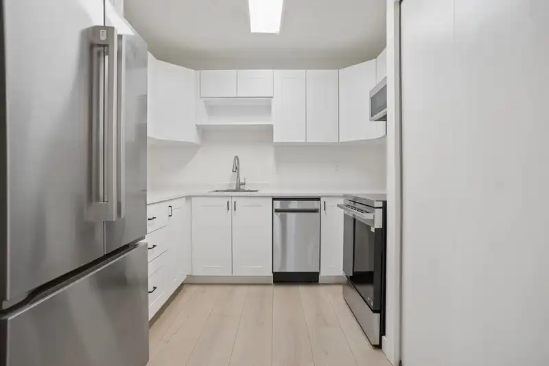 3 3250 W 4TH AVENUE - photo 4 of 32