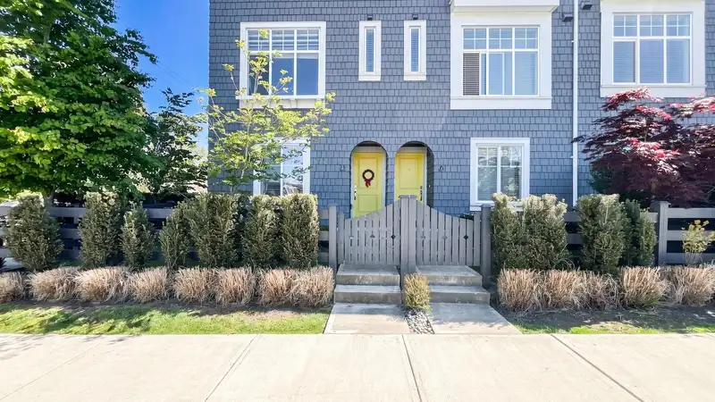 1 15487 99A AVENUE - photo 3 of 29