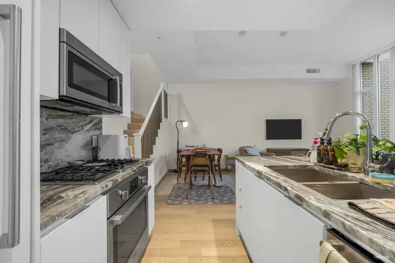 2063 W 10TH AVENUE - photo 4 of 25