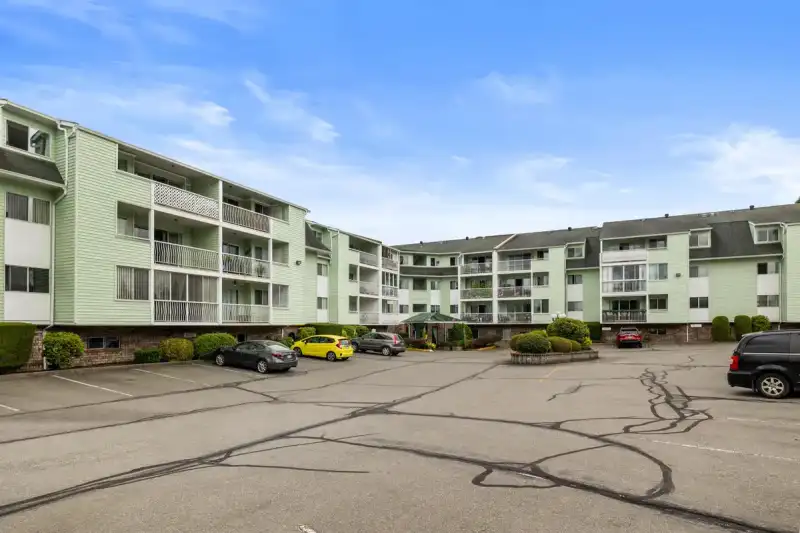 114 31850 UNION AVENUE - photo 1 of 24