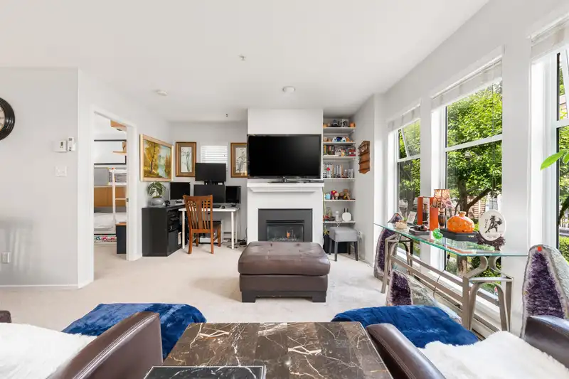 E204 623 W 14TH AVENUE - photo 1 of 33