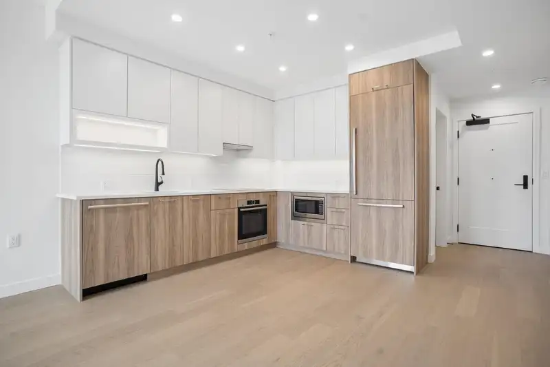 208 8398 OAK STREET - photo 1 of 21