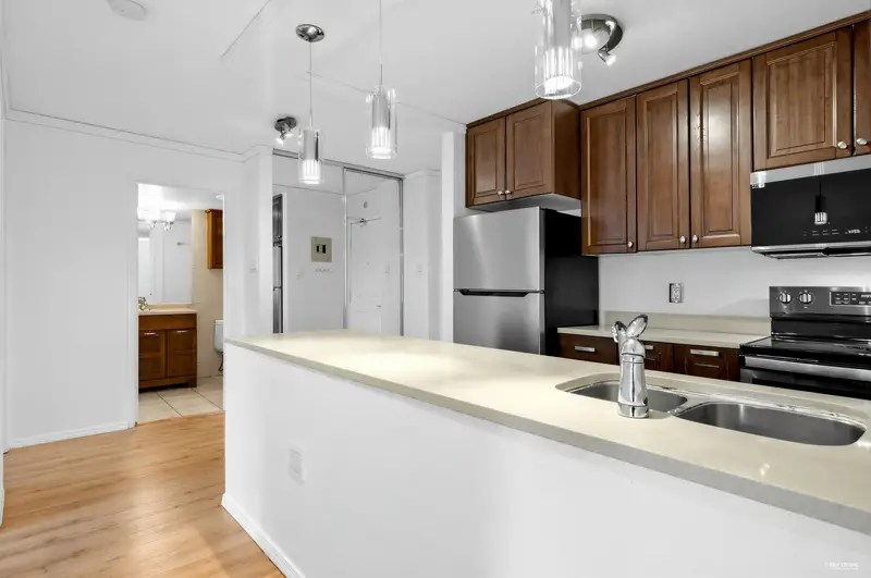 707 2008 FULLERTON AVENUE - photo 1 of 25